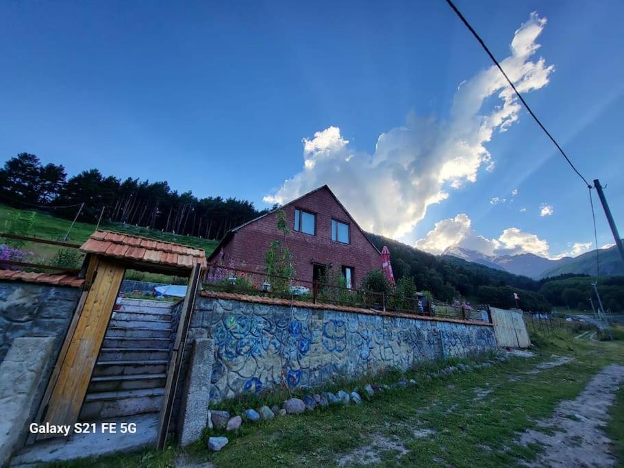 Peak House Villa Kazbegi Exteriör bild