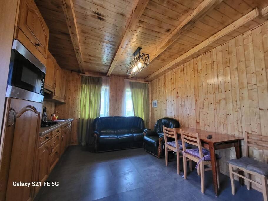Peak House Villa Kazbegi Exteriör bild